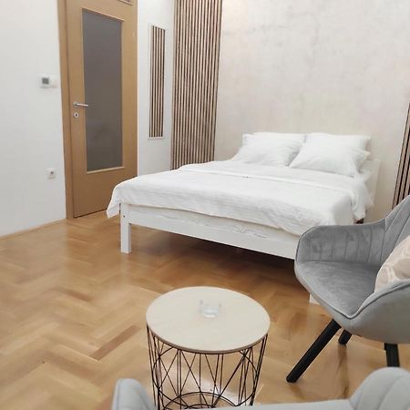 Studio Apartman Lukavica Сараєво Екстер'єр фото