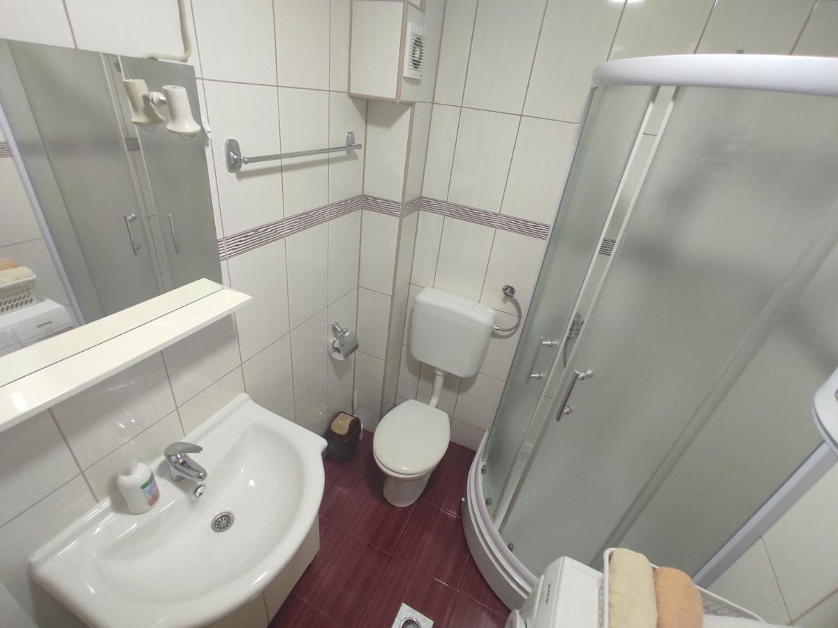 Studio Apartman Lukavica Сараєво Екстер'єр фото